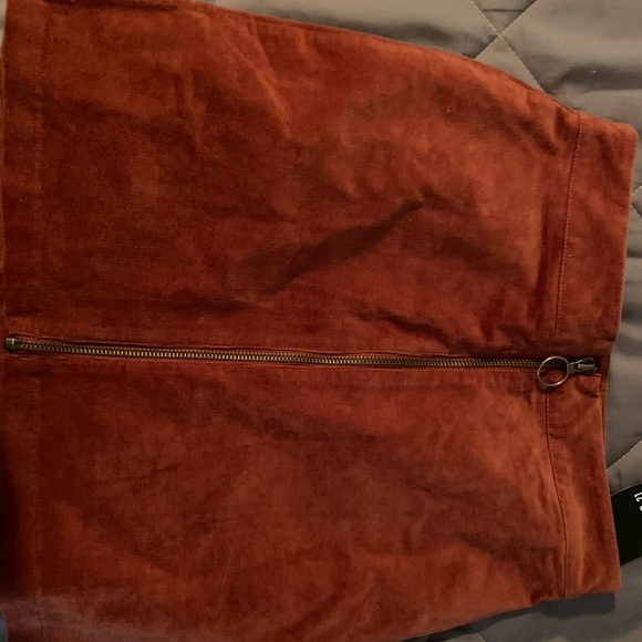 Zip skirt! - Picture 1 of 3